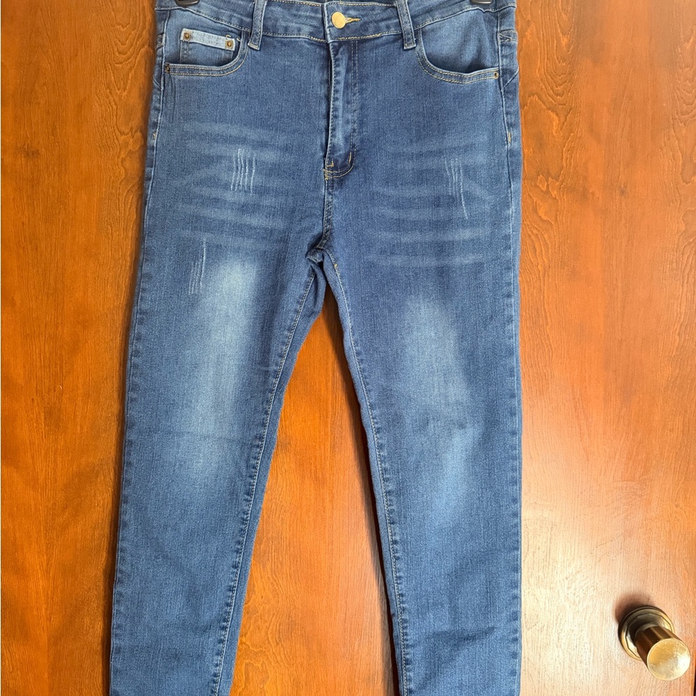 SHEIN Women's Skinny Jeans in Medium Blue Wash